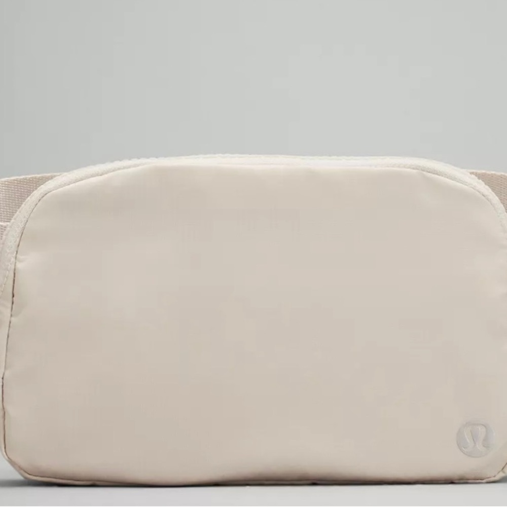 Pearl Lululemon everywhere belt bag. New without tags. No flaws or stains.